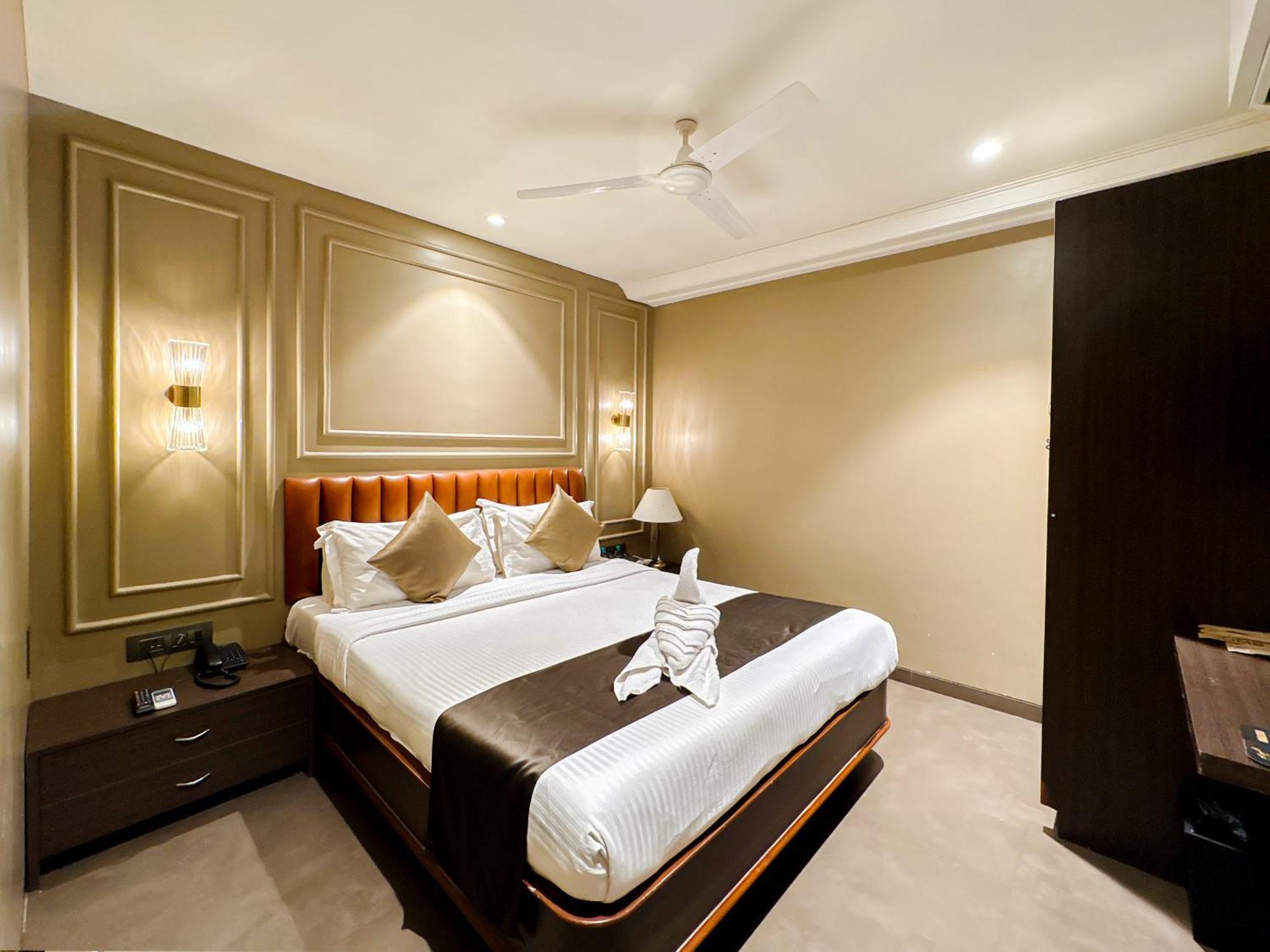 Gulf Hotel Mumbai- The Boutique Hotel Colaba Mumbai — Photos 1